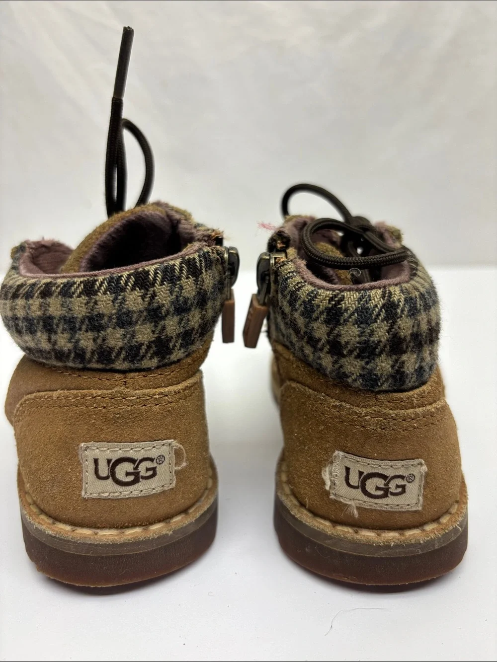 UGG Kids Chestnut Suede Lace-Up Boots, SZ 8 toddler boy, box 72